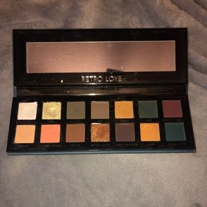 Retro Love Makeup Palette